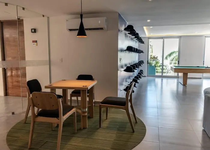 Luxury Condo, 1br 1ba, 200mb, Gym Sauna Cinema Playa del Carmen