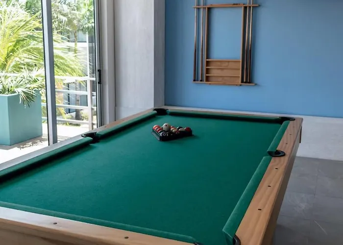Ferienhaus Luxury Condo, 1br 1ba, 200mb, Gym Sauna Cinema *
