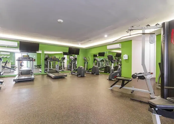 Luxury Condo, 1br 1ba, 200mb, Gym Sauna Cinema *
